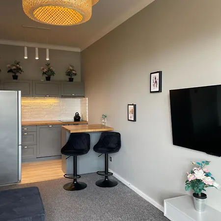 Uroczy - Mackiewicza 5, Parking, Netflix Lodz (Lodz)