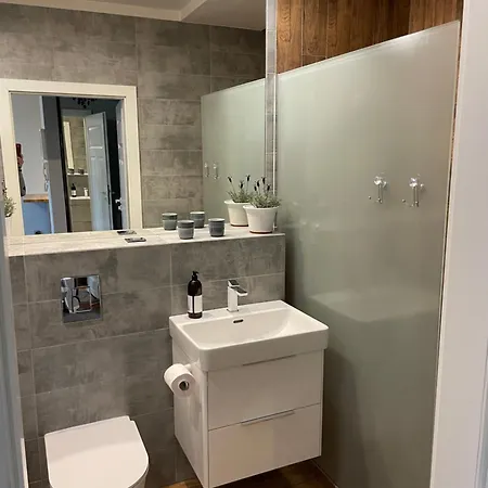 Uroczy - Mackiewicza 5, Parking, Netflix Lodz (Lodz)