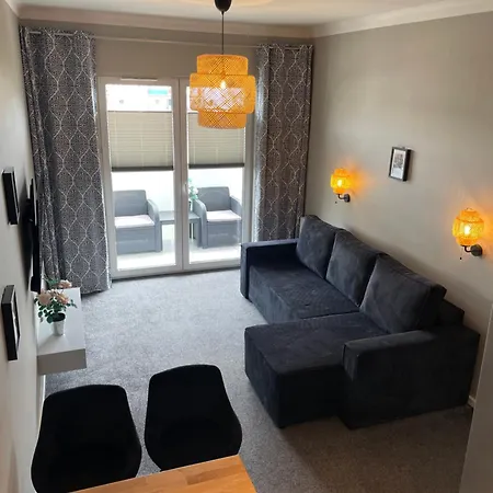 Uroczy - Mackiewicza 5, Parking, Netflix *